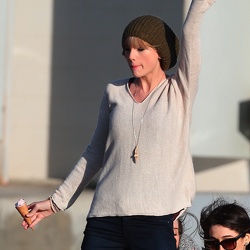 02-11 - On the set of the 22 music video in Malibu - California